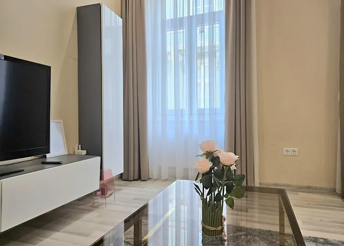 Designer Downtown Gem شقة