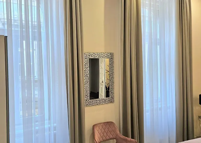 Designer Downtown Gem *