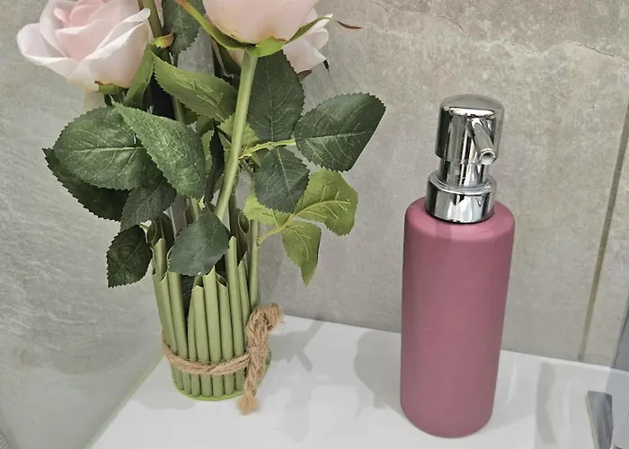 Designer Downtown Gem شقة *