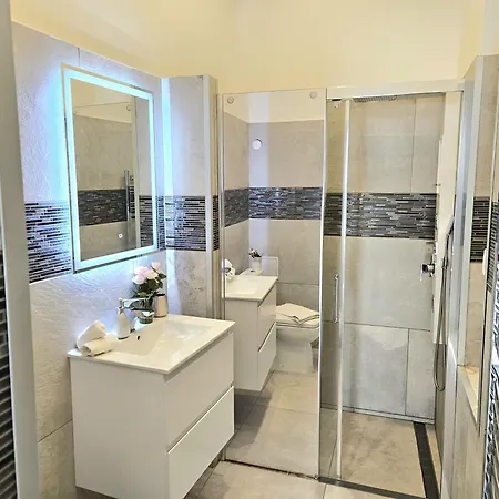 Designer Downtown Gem *