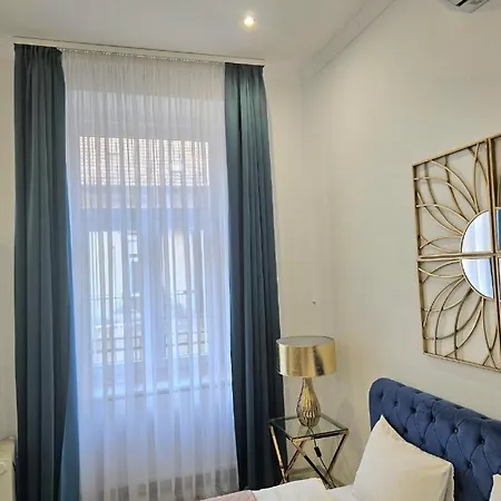 Designer Downtown Gem דירה *