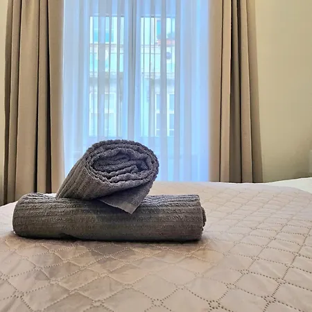 Designer Downtown Gem Apartament *